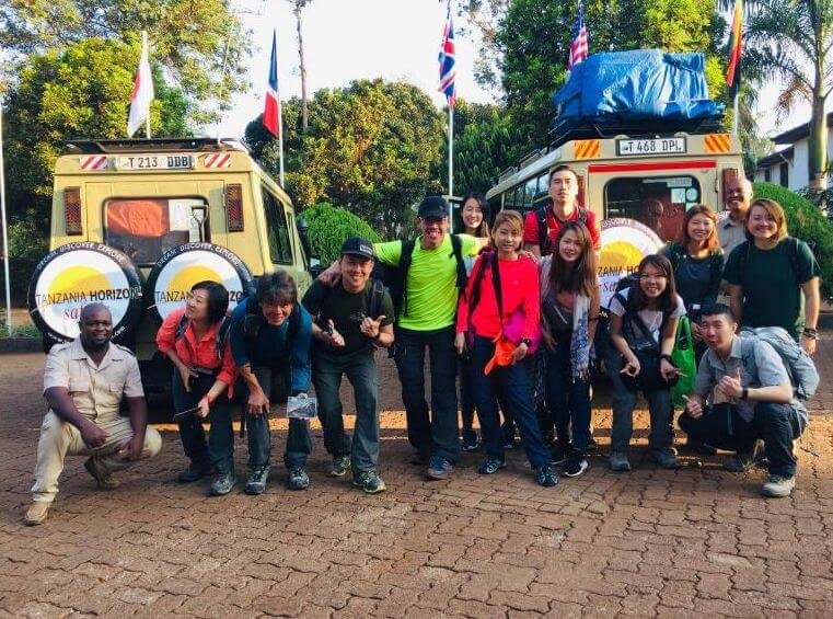What is the advantage of a safari group in Tanzania?